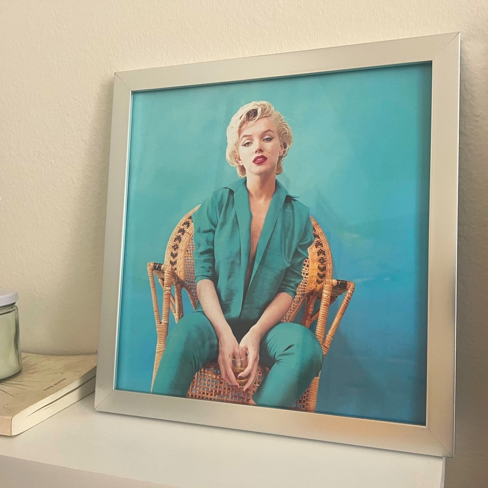 Marilyn Monroe print with frame